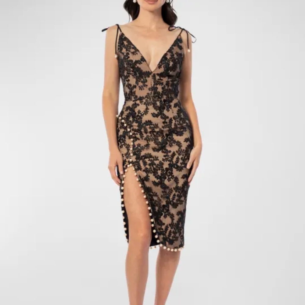 HELSI - Catalina floral applique faux pearl trim dress